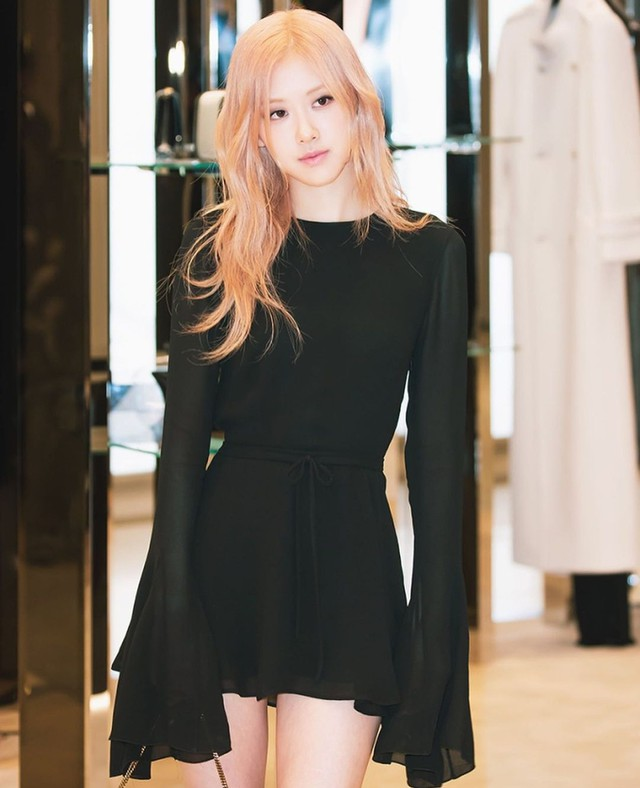 roseblackpinj11