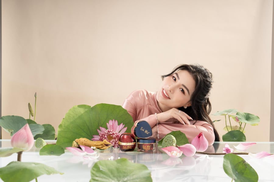 Vẻ đẹp rạng ngời cùng Bala White