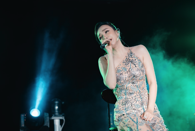 ho quynh huong 5
