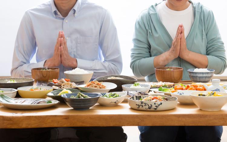 japanese-food-couple-s1341450866