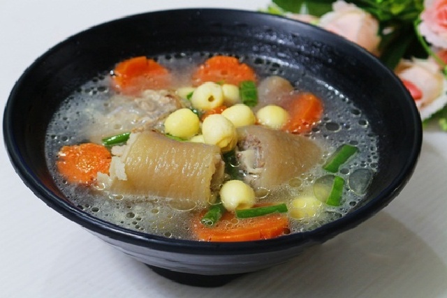 cach-lam-canh-djuoi-heo-ham-hat-sen-mon-chinh-799139717403