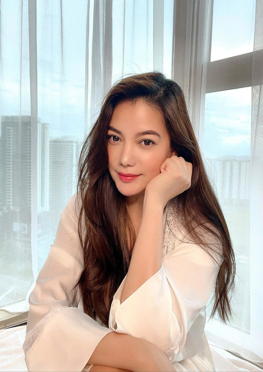 truong-ngoc-anh-va-ban-trai-kem-tuoi-treu-nhau-tinh-tu