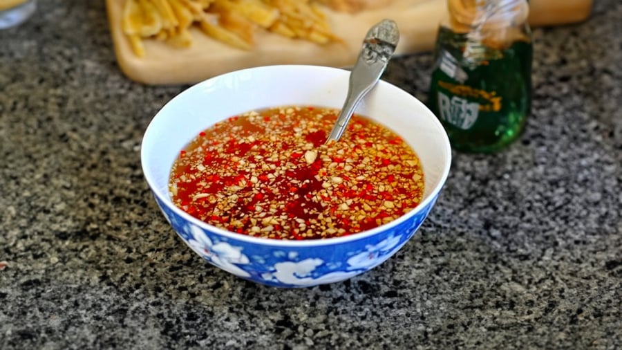 nuoc-mam-toi-ot-01