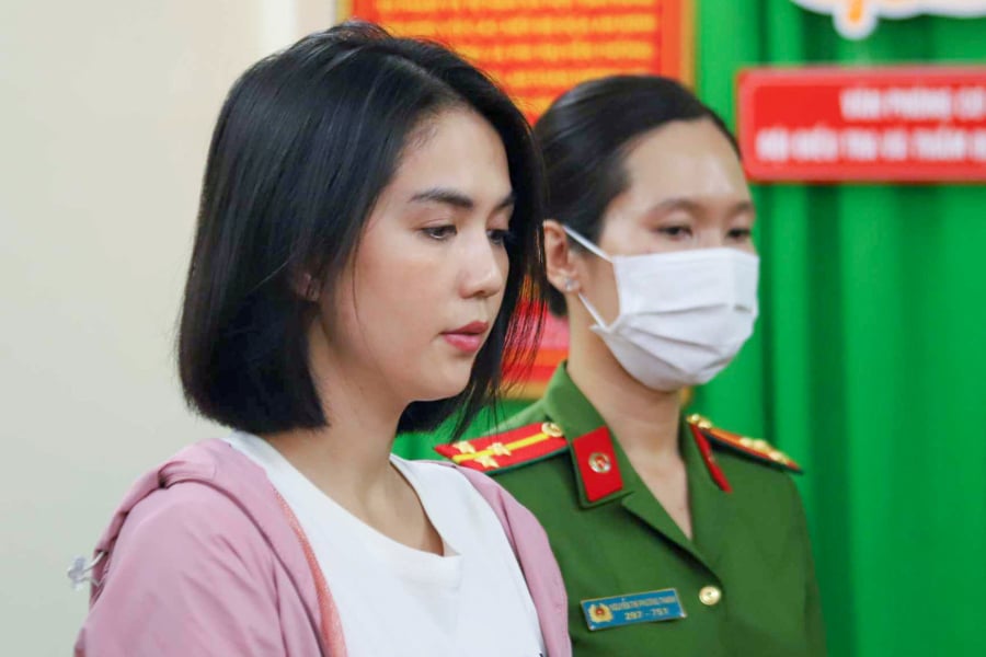 ngoc-trinh-1124-1477