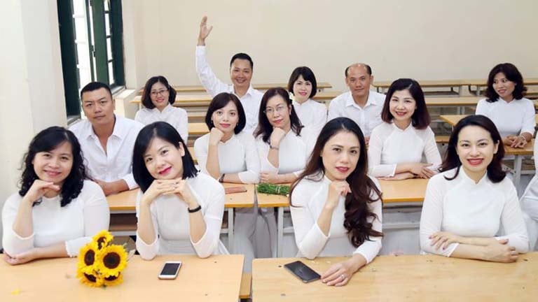 qua-tang-thay-co-nhan-ngay-hop-lop-3