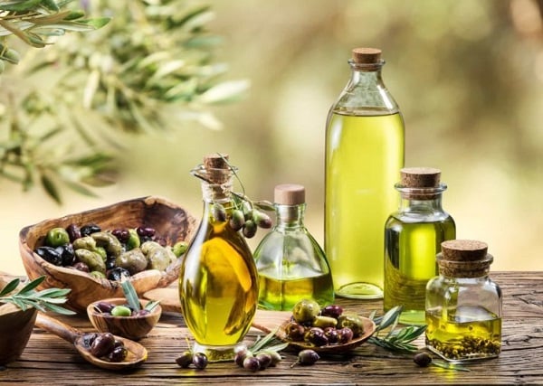 Theo Healthline, dầu ô liu chứa nhiều vitamin, chất béo và chất chống oxy hóa, những thành phần giúp giữ ẩm, duy trì Mừng SHBET phiên bản mới 2025 khỏe mạnh. 