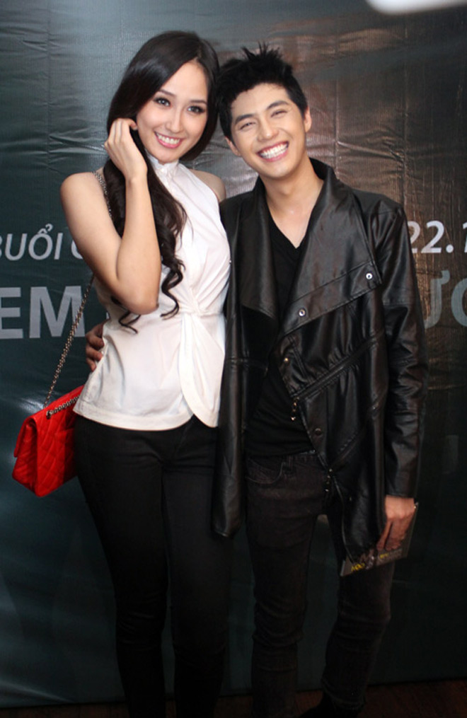 1541040915-71-noo-phuoc-thinh-yeu-mai-phuong-thuy-tu-lan-che-chan-cho-nang-den-nu-hon-trong-tiec-cuoi-mpt--4--1541039997-width660height1015