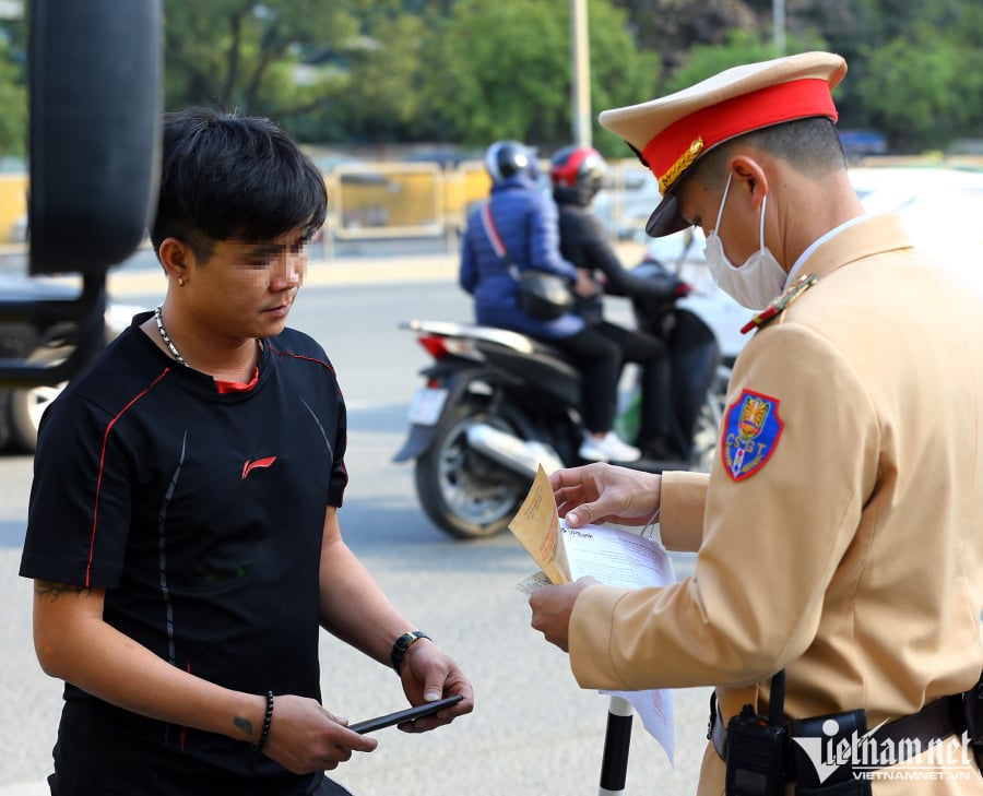 canh-sat-giao-thong-4