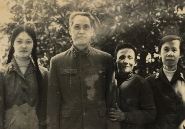 nui-trung-tuong-quan-doi-viet-nam-dau-tien