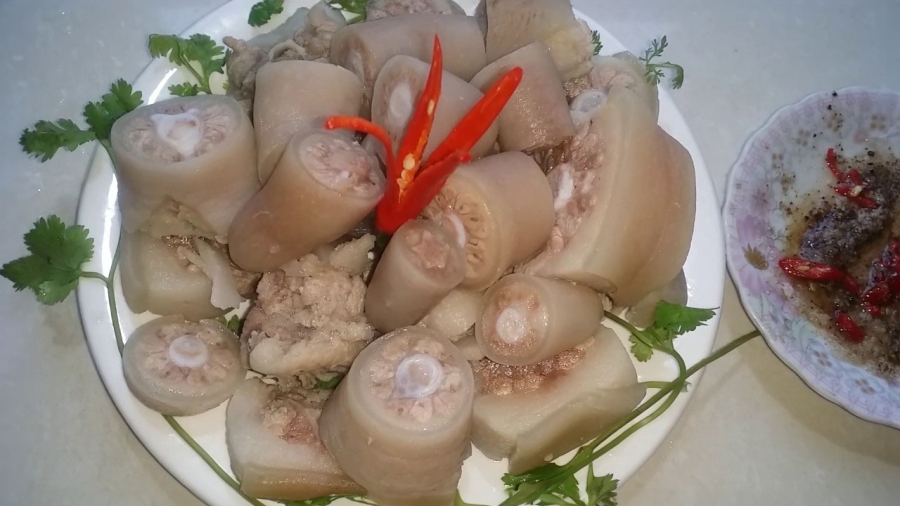 duoi-lon-luoc