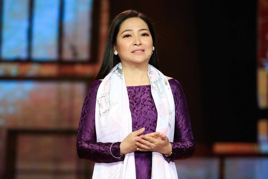 mc-quynh-huong-thay-loi-muon-noi-song-binh-yen-sau-khi-roi-showbiz-9