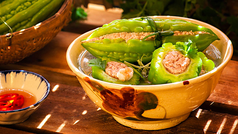 Vì sao cỗ Tết người miền Nam có món canh khổ qua