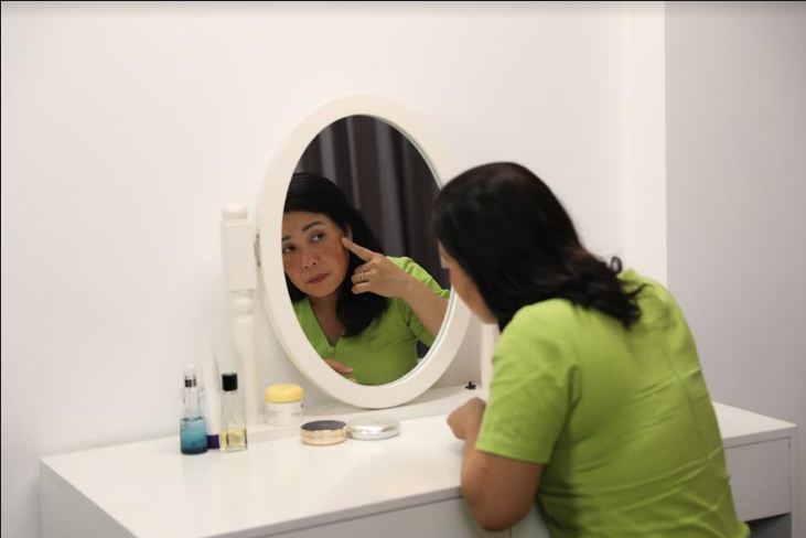 Sau tuổi 40, chị em dễ mặc cảm vì ngoại hình không còn xuân sắc