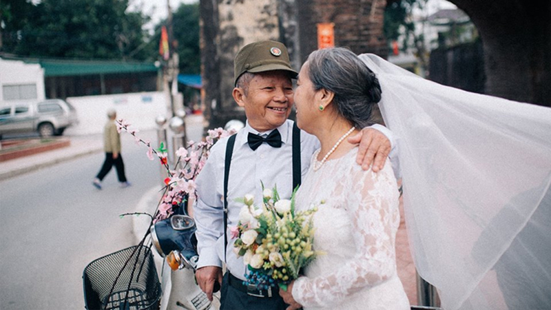 noi chuyen voi ong ba