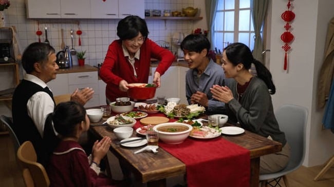 giao-thua-nguoi-gia-ins-17065324