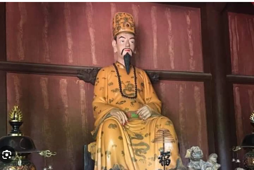 vi-vua-tu-tu-nhan-len-ngoi-hoang-de-0