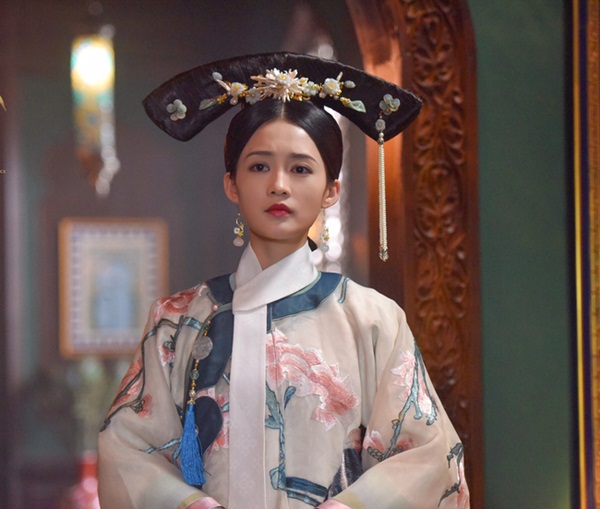 hoang-hau-xinh-dep-tuyet-tran-2