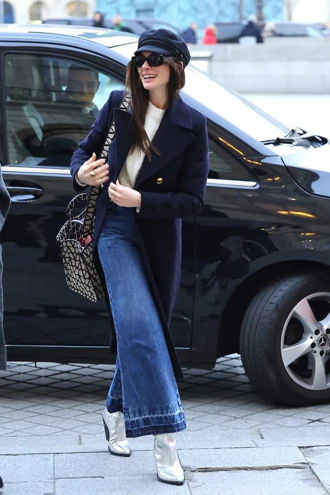 Anne Hathaway2