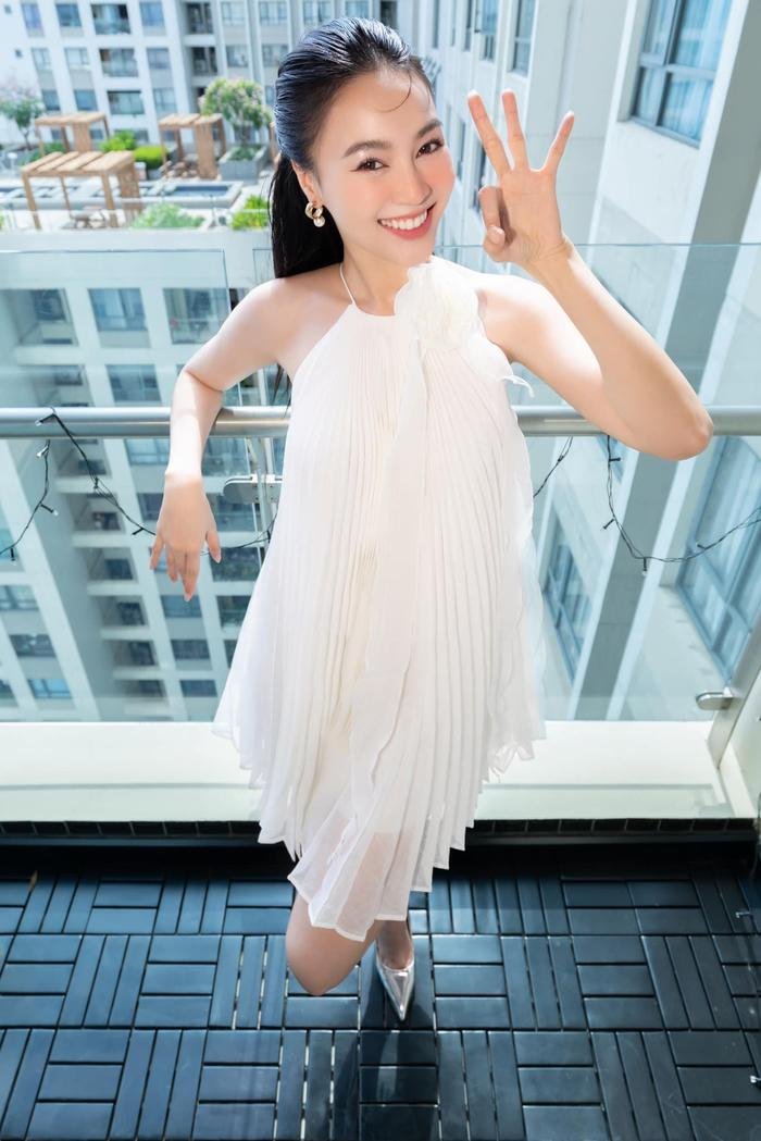 Lan Ngọc thường xuyên diện đồ rộng nên khiến dân tình đặt nghi vấn