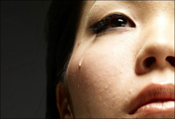 Kiểu phụ nữ này lúc nào cũng oán trách, cho rằng trời xanh quá bất công với mình. (ảnh minh họa)