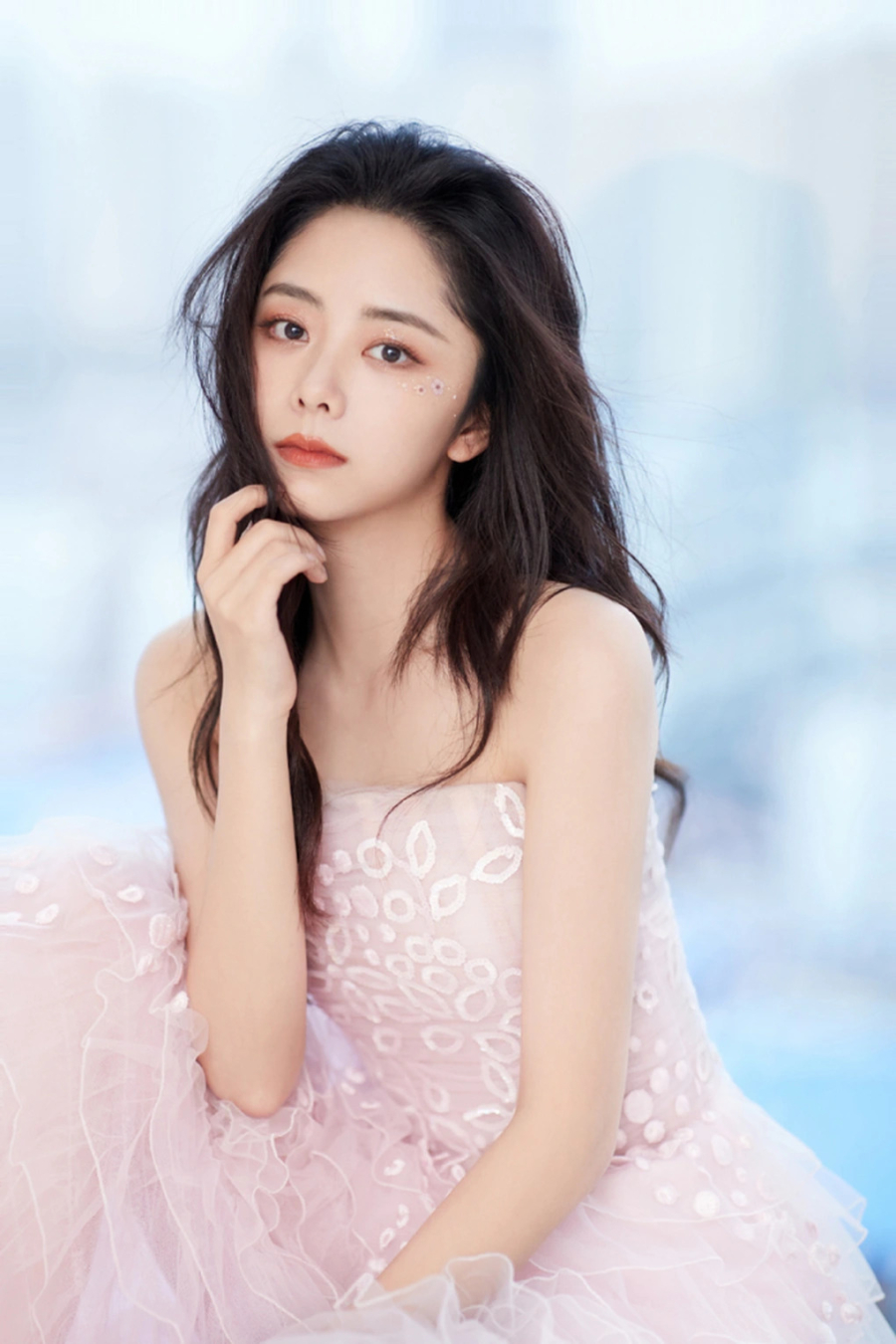 Phụ nữ có nhân trung rõ ràng thường gặp nhiều may mắn trong Shbet16 chơi game trực tuyến.