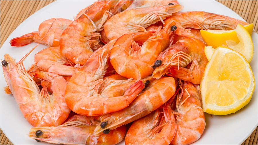 Cách luộc tôm ngọt thịt, đỏ au vô cùng đơn giản