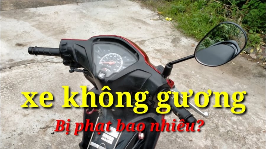 Mức xử phạt vi phạm hành chính đối với người điều khiển xe không kính chiếu hậu (xe máy) được quy định tại điểm a khoản 1 Điều 17 Nghị định 100/2019/NĐ-CP (Ảnh minh họa)