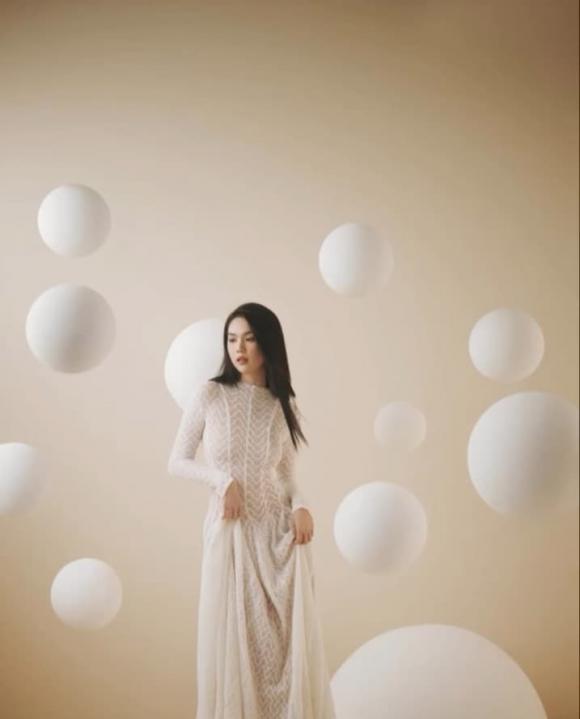 Ngọc Trinh hé lộ bộ ảnh gợi cảm  