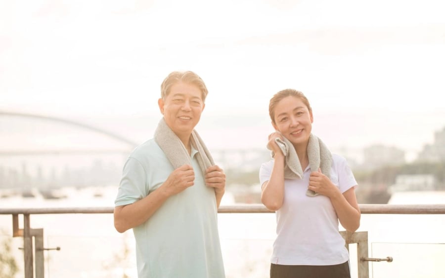 Hầu hết mọi người trồng cây trong nửa đầu cuộc đời và tận hưởng bóng mát trong nửa sau cuộc đời. Một số ít người phá rừng trong nửa đầu cuộc đời và chịu đựng gió tuyết trong nửa sau cuộc đời. (Ảnh minh họa)