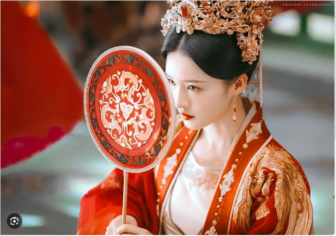 my-nhan-1-doi-chong-van-duoc-vua-sung-ai-999