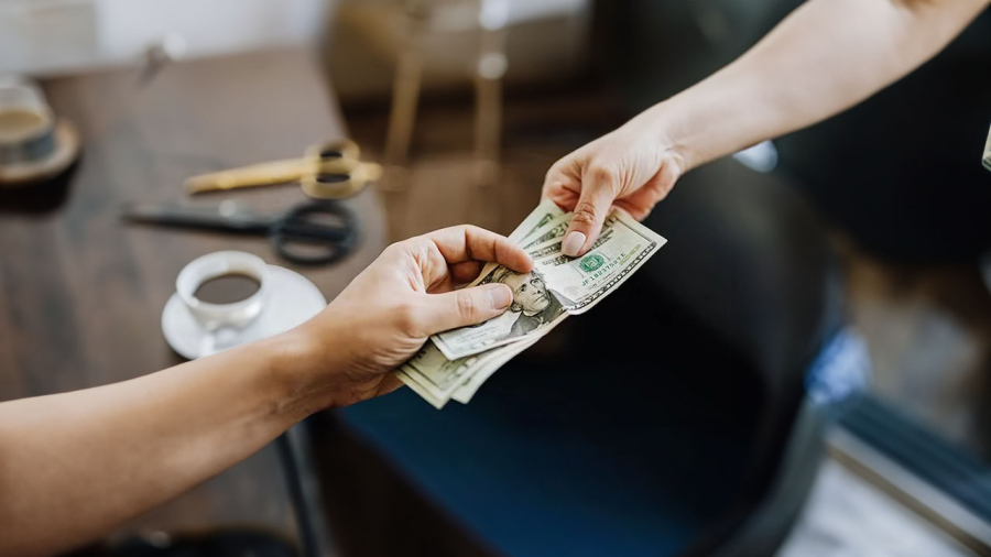 Chăm chỉ làm việc, nâng cao học hỏi kiếm ra tiền nhưng phải có đạo đức mới giữ tiền lâu dài