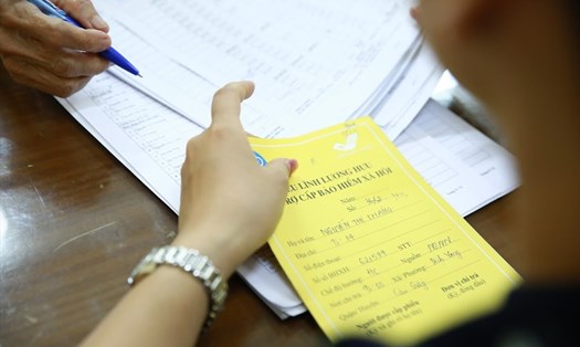Người lao động sẽ mất 4 khoản tiền rất lớn nếu chọn rút BHXH 1 lần