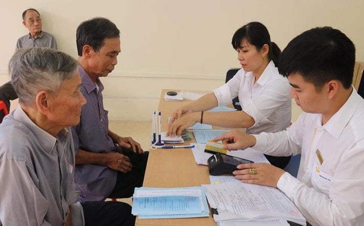 Đối với người lao động về hưu trong điều kiện bình thường thì cần đáp ứng điều kiện về thời gian tham gia đóng BHXH để được nhận lương hưu. 