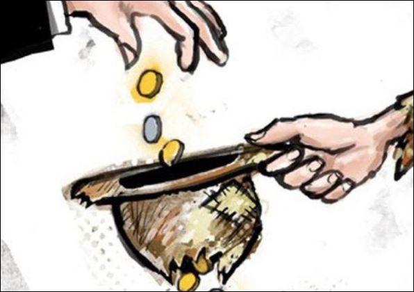 Bạn càng tiêu nhiều tiền thì người khác càng cảm thấy bạn giàu có nên họ càng mặc sức lợi dụng. (ảnh minh họa)