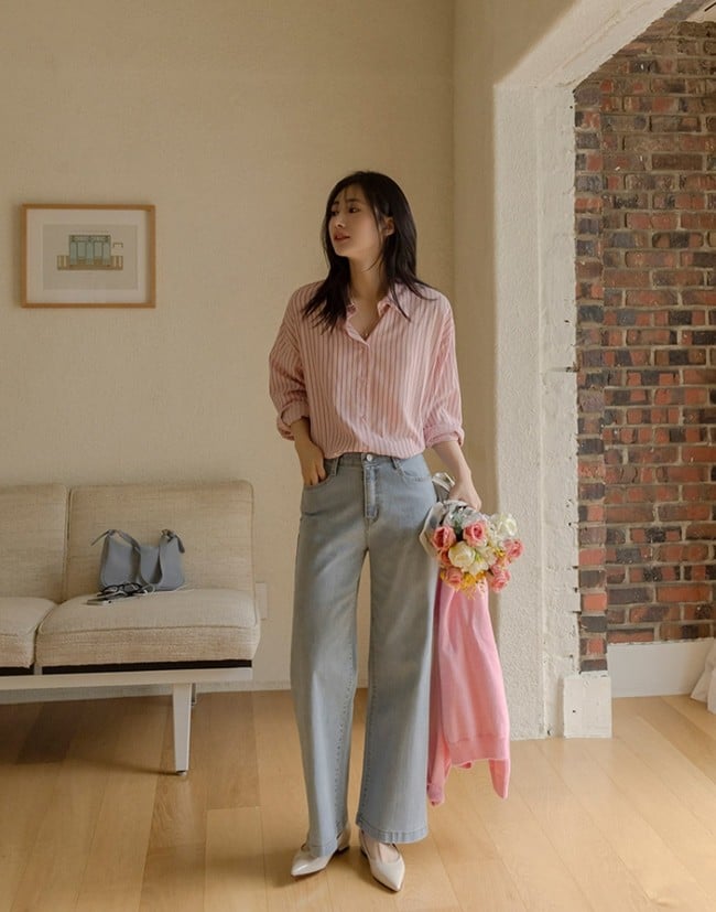 Kiểu áo này được đánh giá là xinh xắn, thu hút nhưng vẫn khá an toàn, trang nhã, hợp với môi trường công sở. 