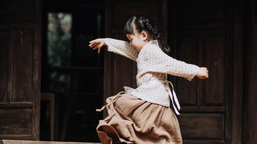 Tiếng vui đùa của trẻ mang lại sinh khí cho ngôi nhà