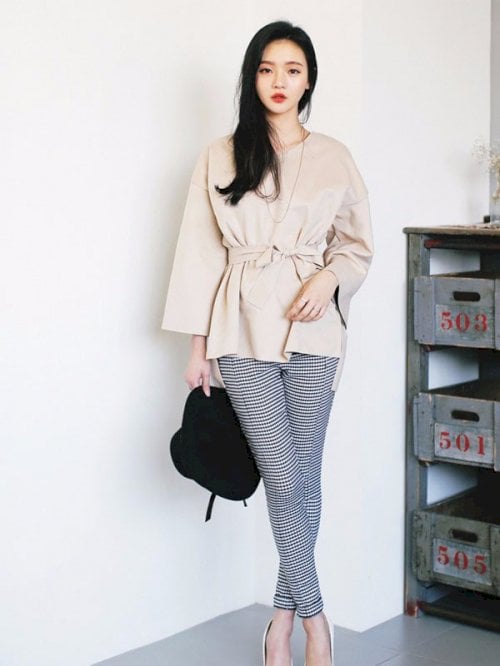 Phần chiết eo hoặc thắt lưng tôn dáng hơn. 