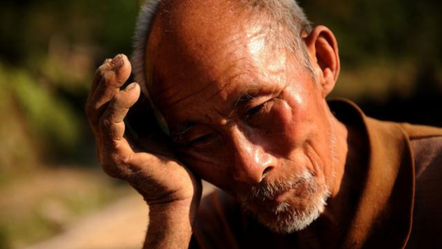 Giàu thì đừng đi ba nơi, nghèo thì đừng gặp hai người