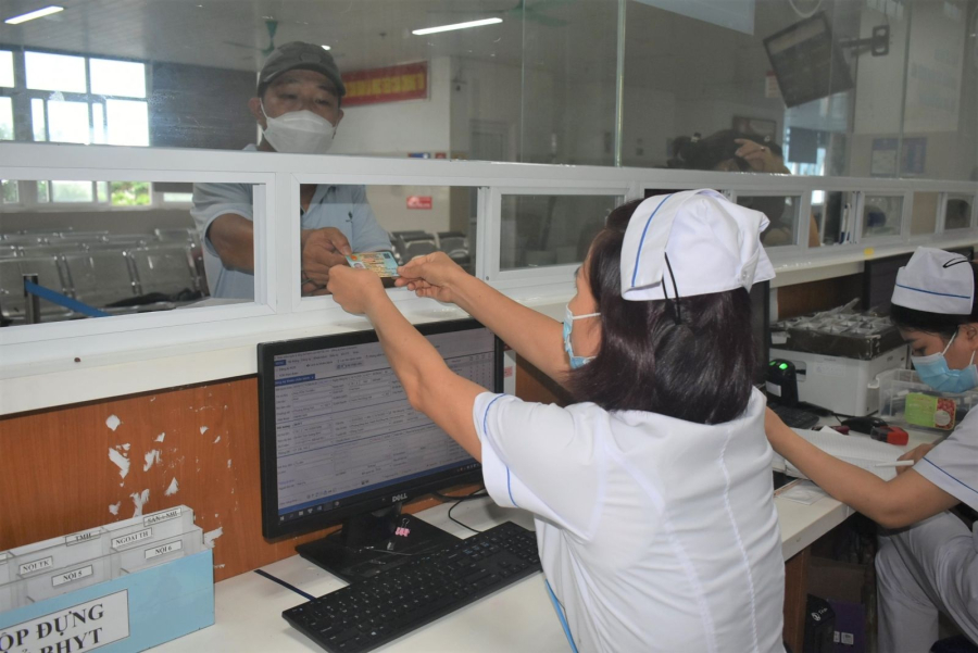 Người dân cần chuẩn bị đủ thủ tục để được hưởng BHYT 5 năm liên tục    