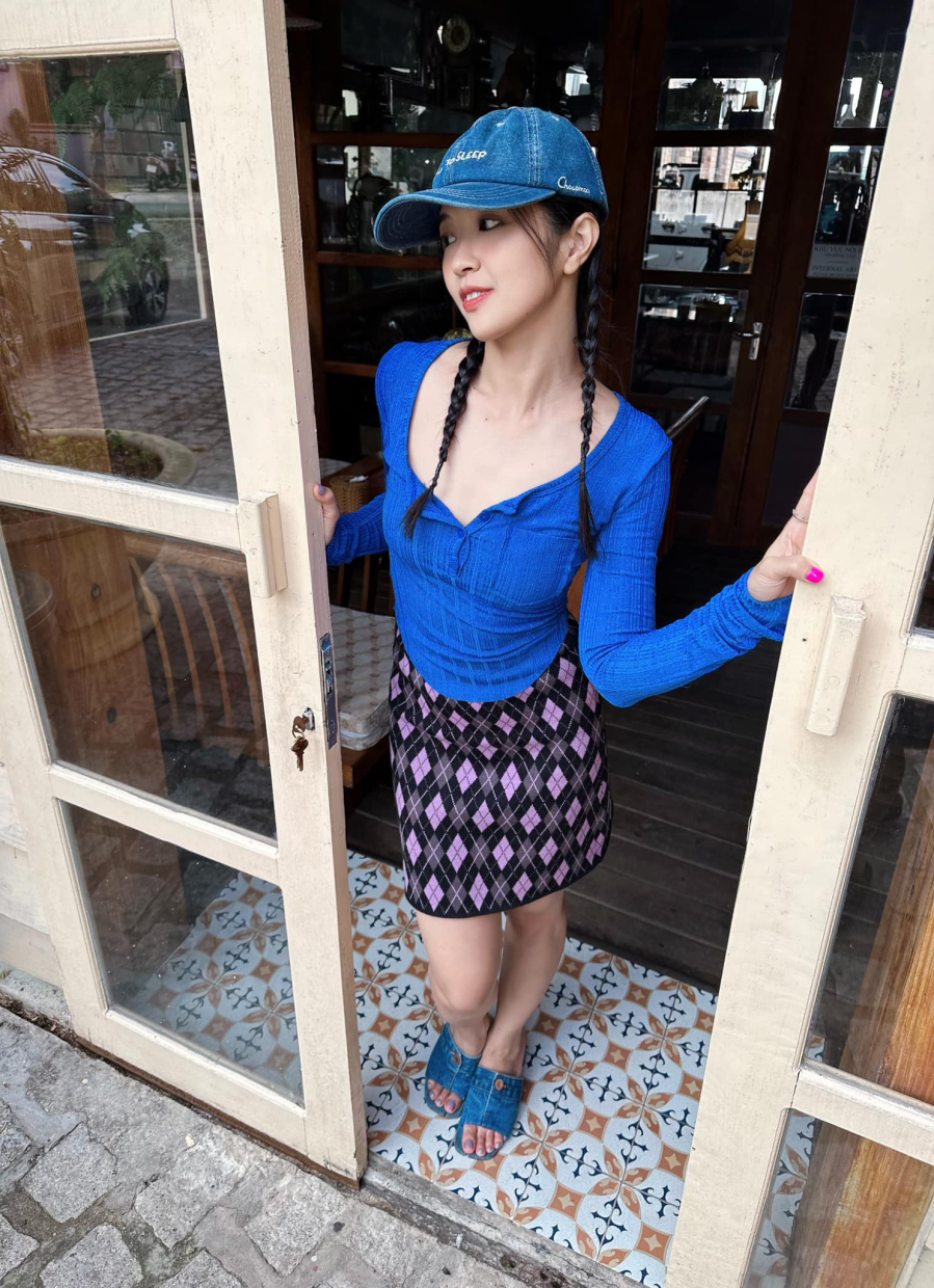 Cô nàng cân đẹp các loại màu sắc.