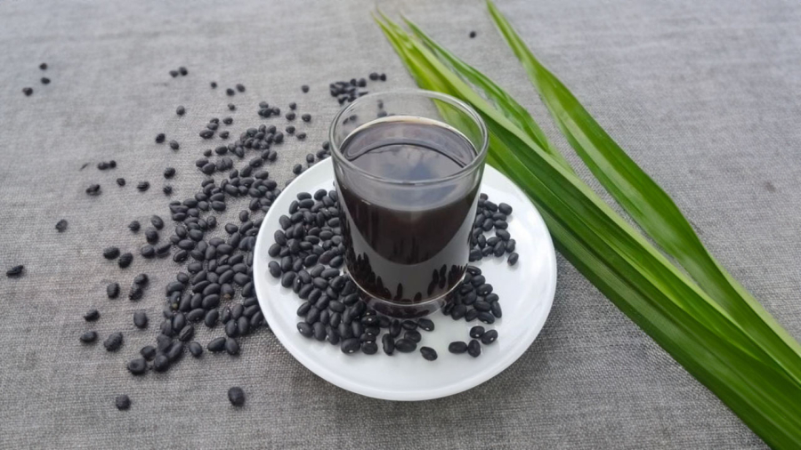 Nước đậu đen rất nhiều công dụng và uống đúng thời điểm còn phát huy tốt hơn