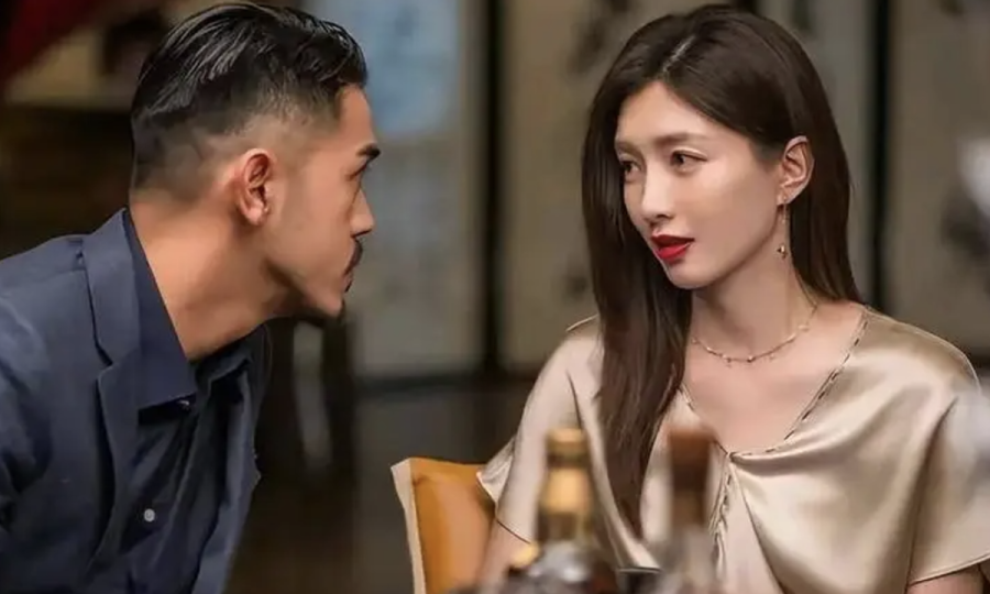 Phụ nữ quen nghèo thích khoe khoang sự giàu có của mình