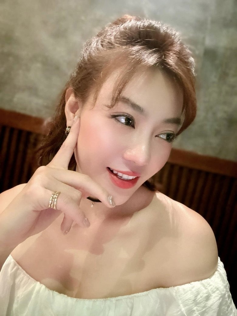 Vì muốn tôn trọng bạn trai, Thanh Hương quyết định công bố tin ly hôn.    