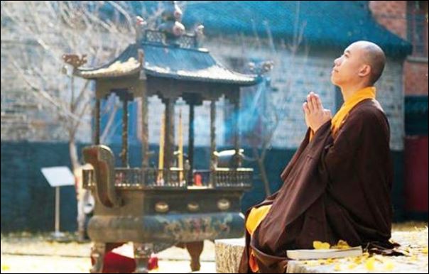 Nếu một người có thể thoát khỏi tình yêu và thù hận bên trong của mình, trở nên bình yên và lãnh đạm thì Shbet16 chơi game trực tuyến của người đó ắt bình an. (ảnh minh họa)