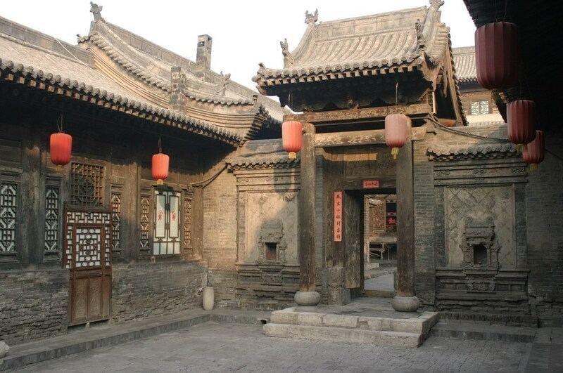 Nhà hứng lệ là nhà gì?