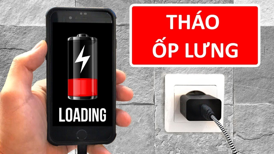 Nên tháo ốp lưng khi sạc điện thoại