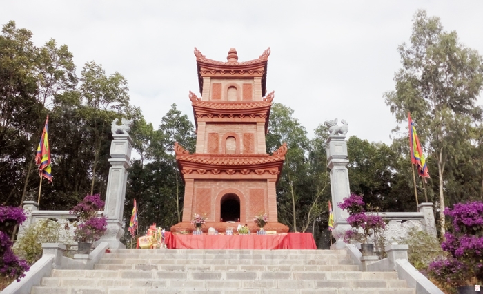 Tinh Phi cổ tháp - Công trình tri ân bà chúa Sao Sa