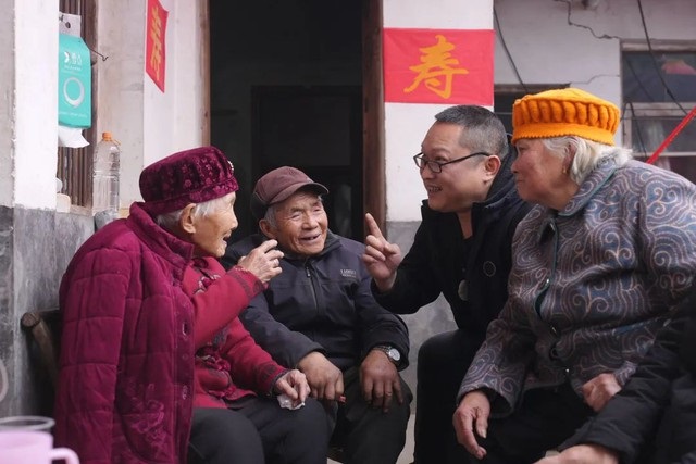 Bà cũng là người thích vận động, không bao giờ muốn ngồi yên một chỗ. 