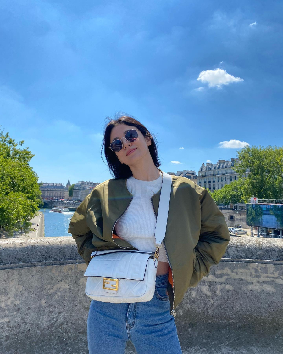 Style của Song Hye Kyo ngày càng phong cách.