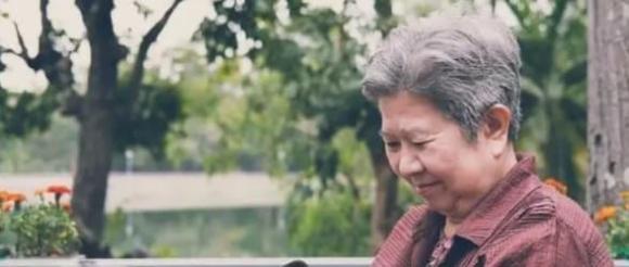 Khi bạn đến tuổi trung niên, nếu khó có thể thăng tiến và tăng lương thì việc tham gia các công việc phụ có thể là một ý tưởng để tăng thu nhập. (ảnh minh họa)